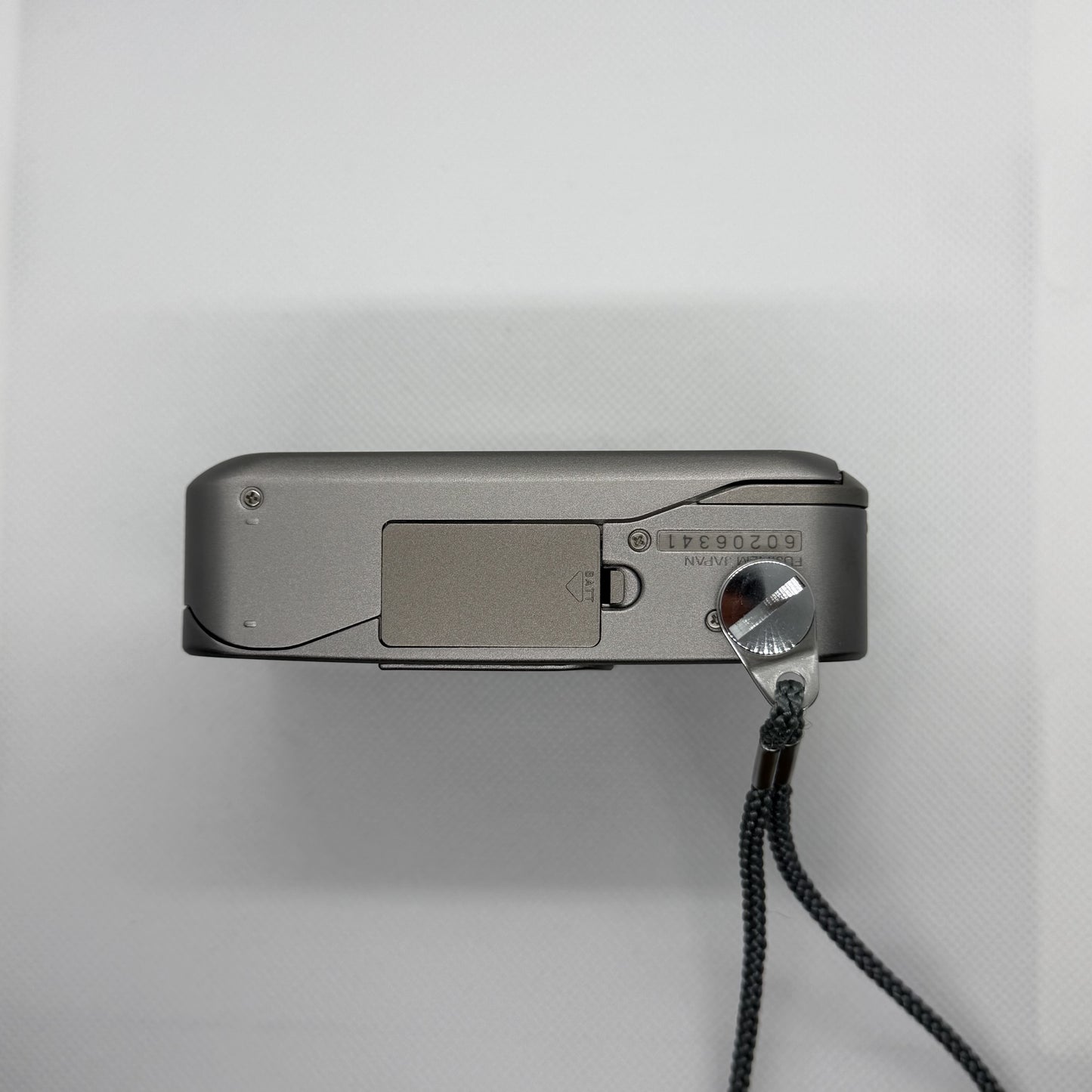 Fujifilm Cardia Mini Tiara, bottom