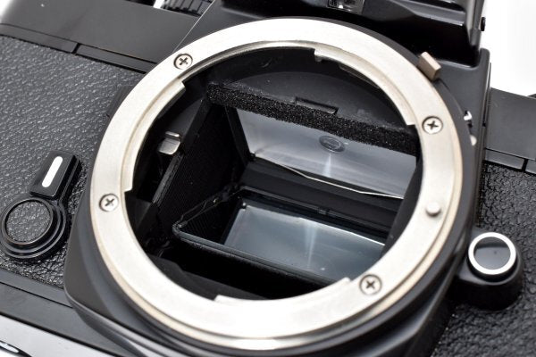 Nikon FE Black