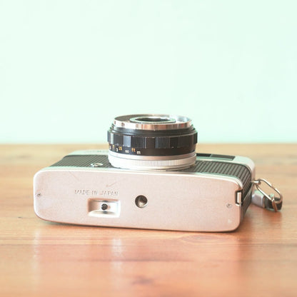 Olympus Trip 35 - Filem.sg