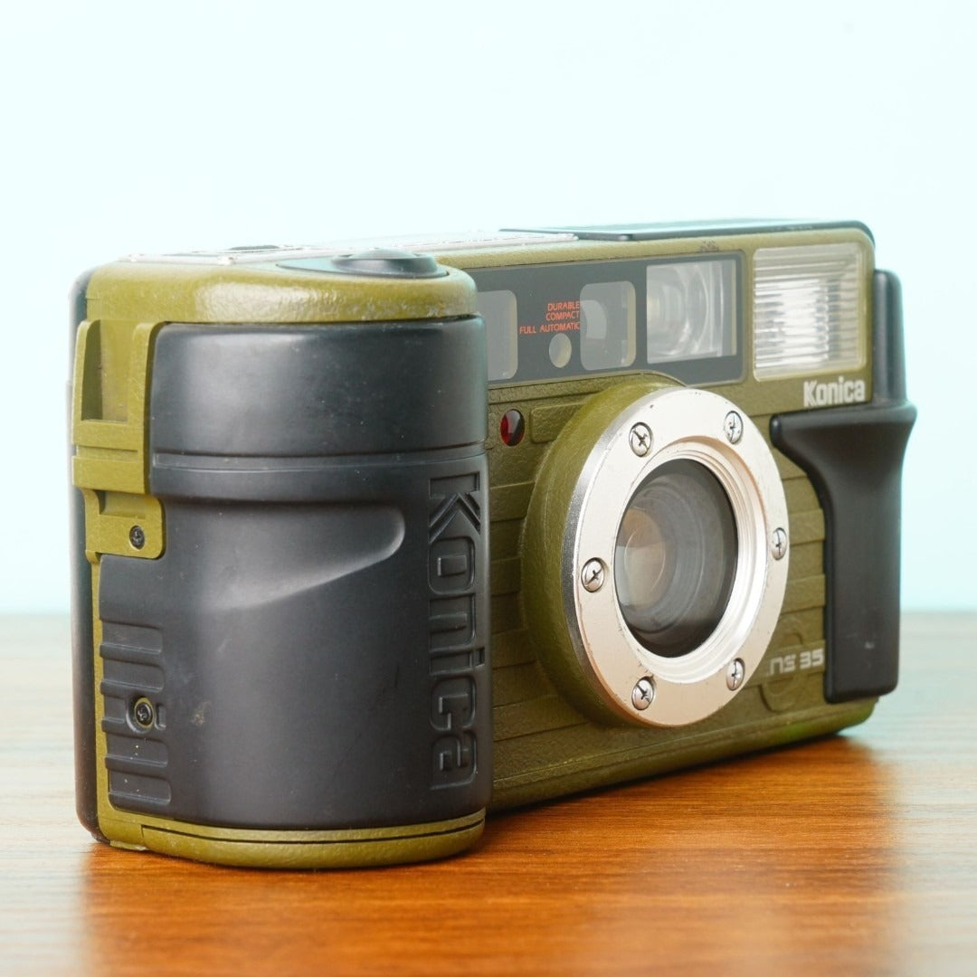 Konica Genba Kantoku (Green) - Filem.sg