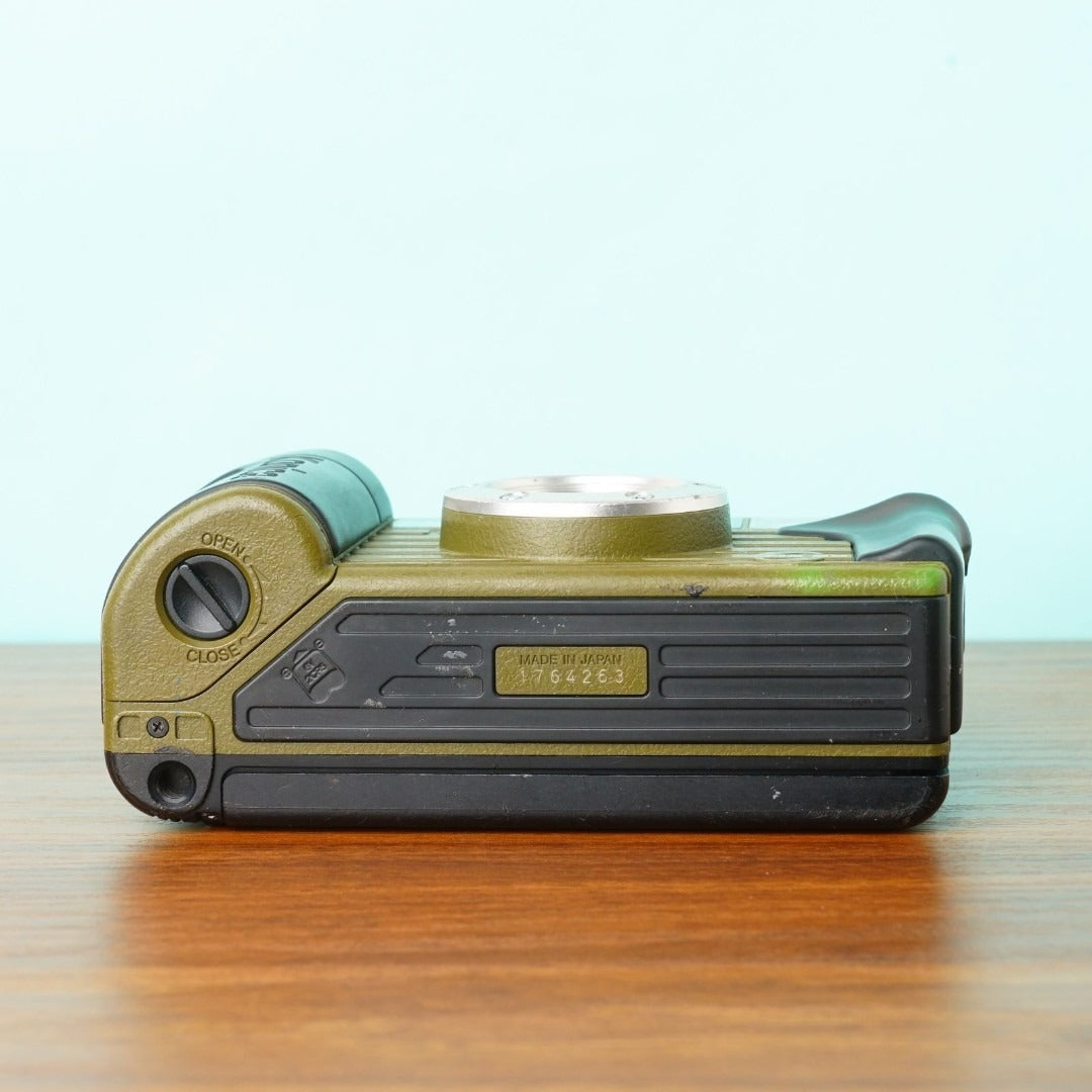 Konica Genba Kantoku (Green) - Filem.sg