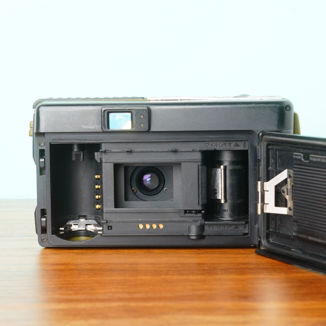 Konica Genba Kantoku (Green) - Filem.sg
