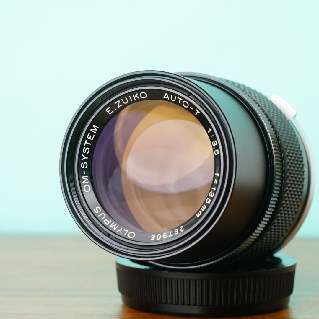 Olympus E.ZUIKO AUTO-T 135mm F3.5 with case - Filem.sg