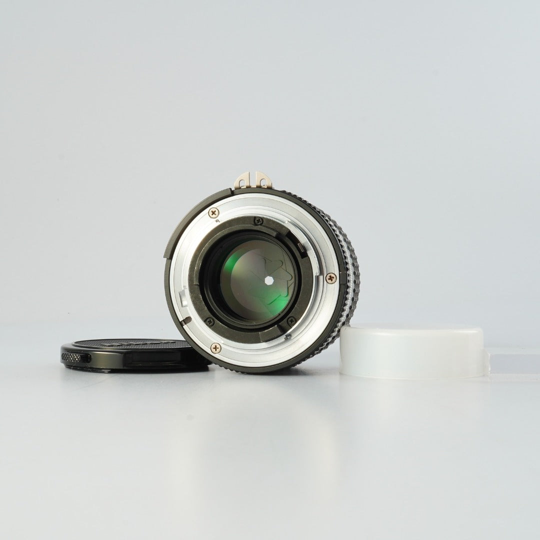Nikon Ai-S Nikkor 85mm f2 - Filem.sg