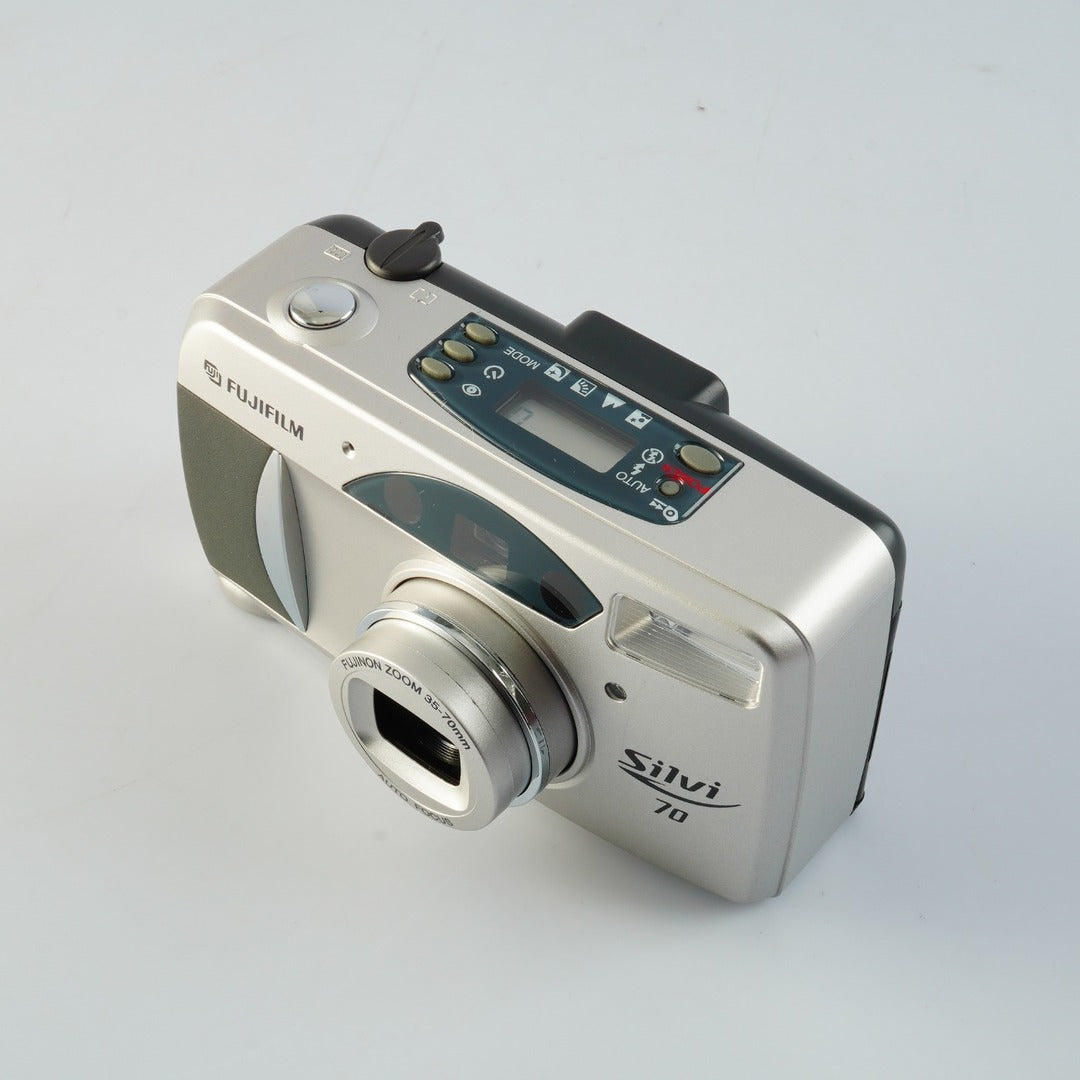 Fujifilm Silvi 70 35-70mm - Filem.sg
