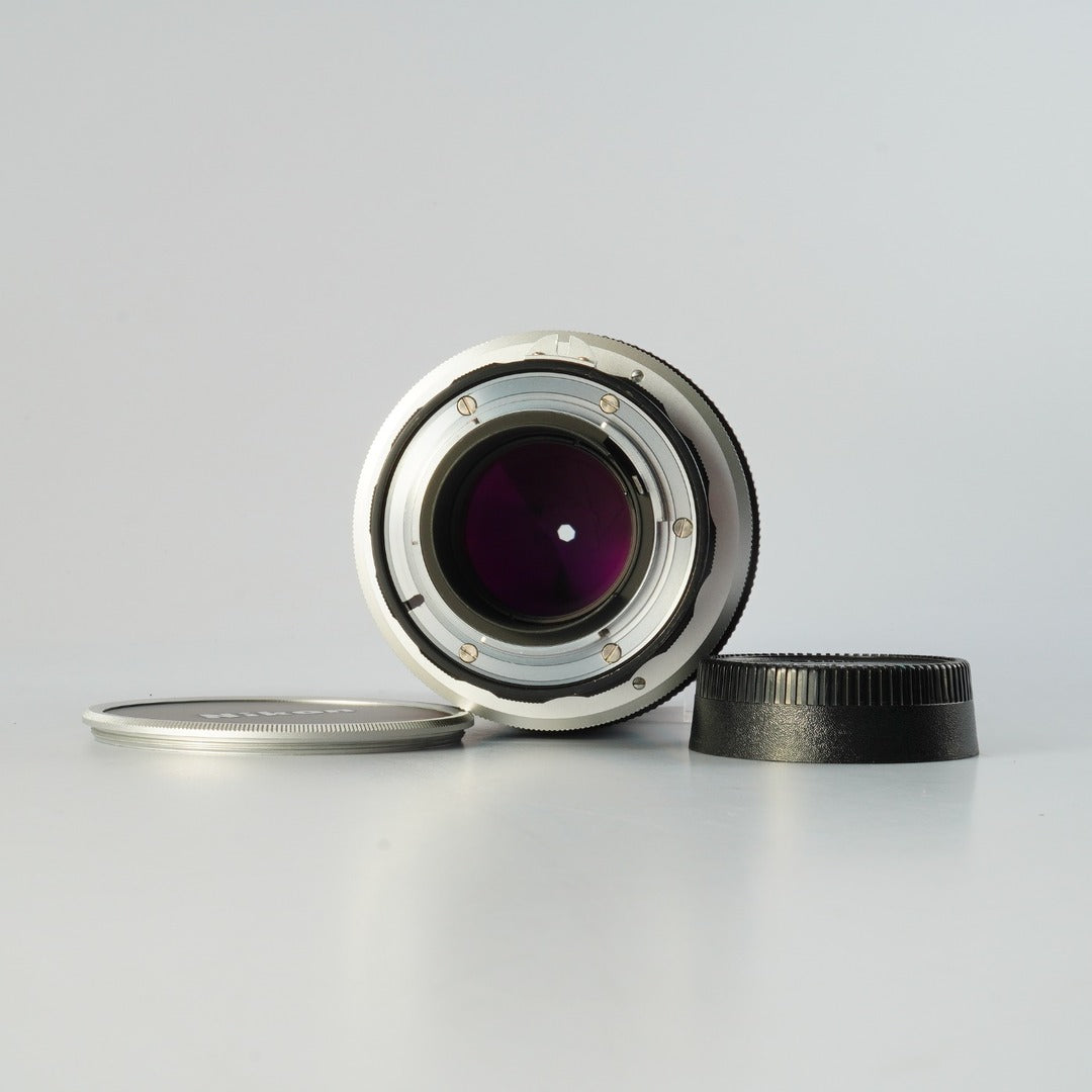 Nikon Ai NIKKOR-P Auto 180mm f2.8 - Filem.sg