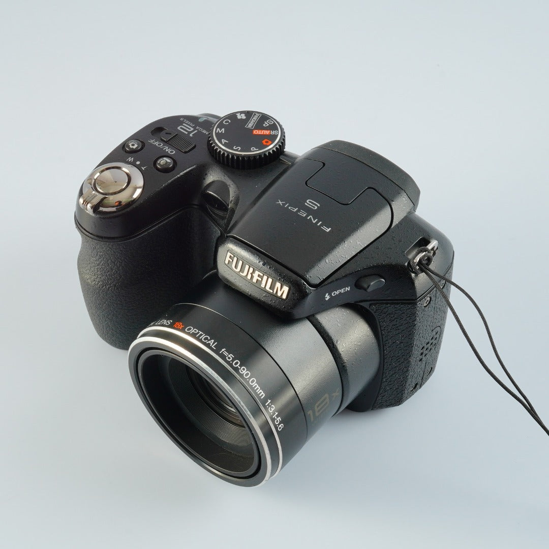 Fujifilm FinePix S2500HD - Filem.sg