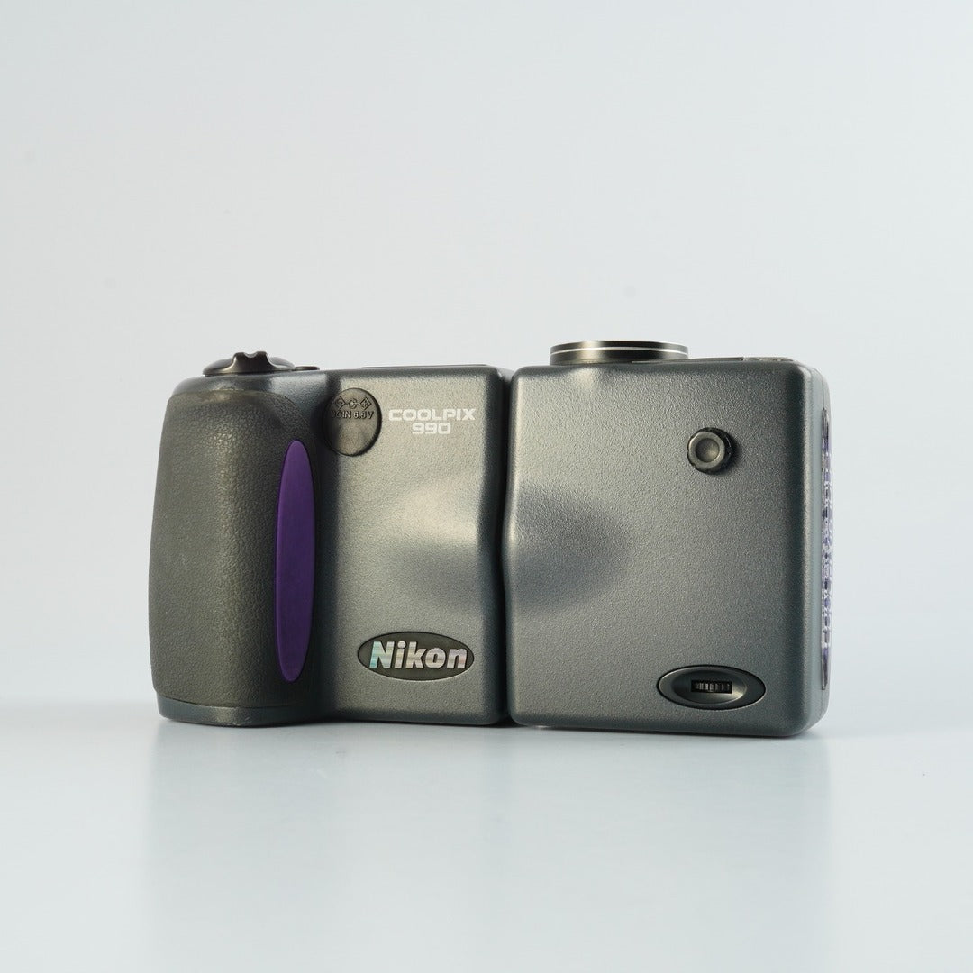 Nikon Coolpix 990 - Filem.sg
