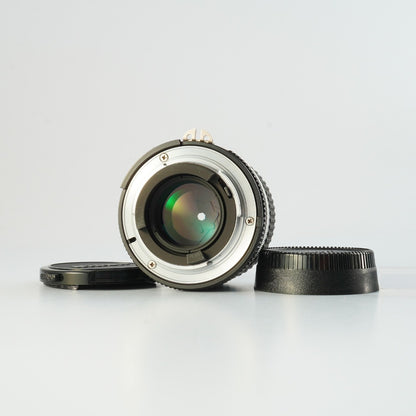 Nikon Ai Nikkor 85mm f2 - Filem.sg