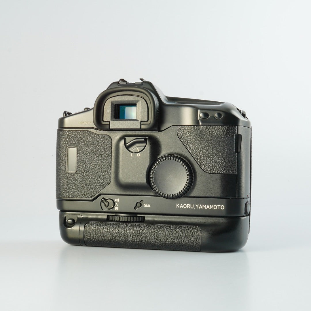 Canon EOS 1 + Battery Pack BP-E1 - Filem.sg