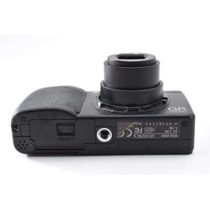 Ricoh GR Digital II - Filem.sg