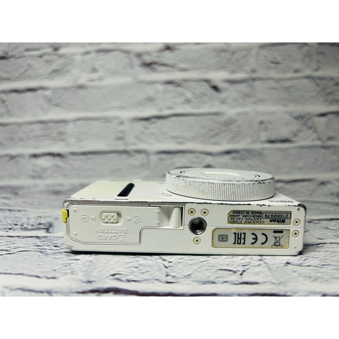 Nikon Coolpix P340 (White) - Filem.sg