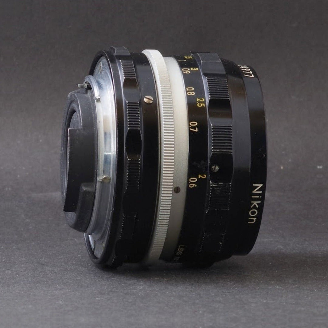 Nikon Nikkor-H Auto 28mm f/3.5 non-Ai - Filem.sg
