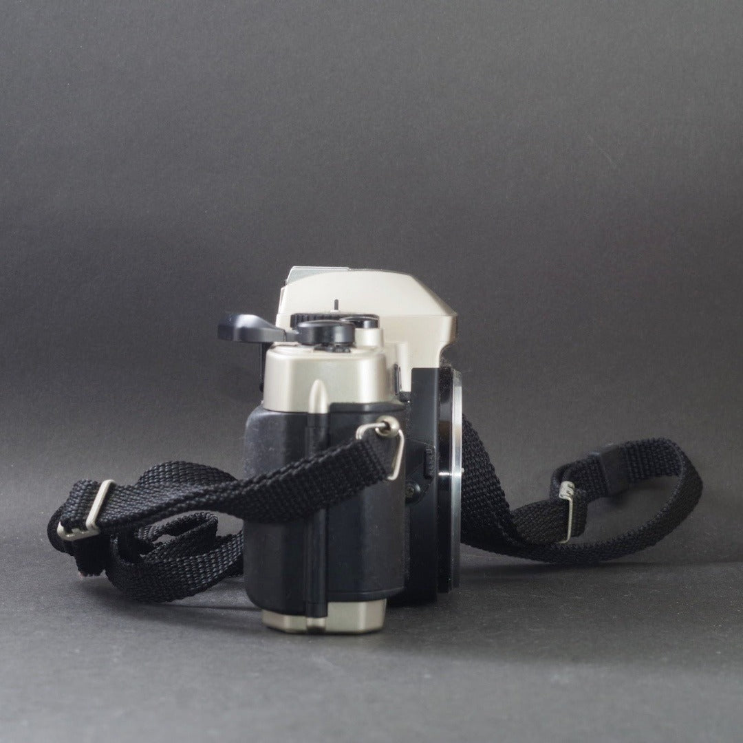 Nikon FE10 - Filem.sg