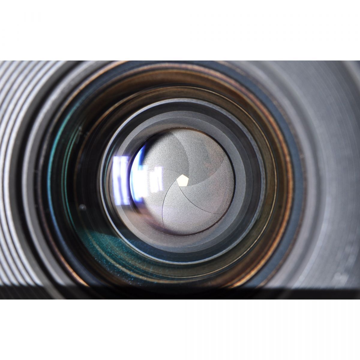 Canon New FD 28mm f/2.8 - Filem.sg