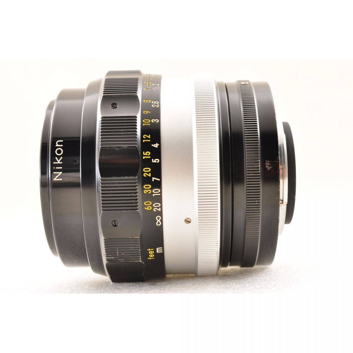 Nikon Nikkor-H Auto 85mm f/1.8 non-Ai - Filem.sg