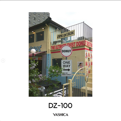 YASHICA x Hello Kitty Digital Camera DZ-100 (Pink)