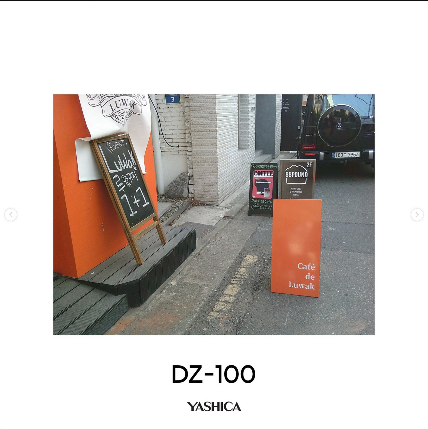 YASHICA x Hello Kitty Digital Camera DZ-100 (Pink)