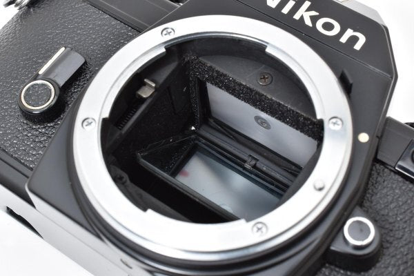 Nikon EM
