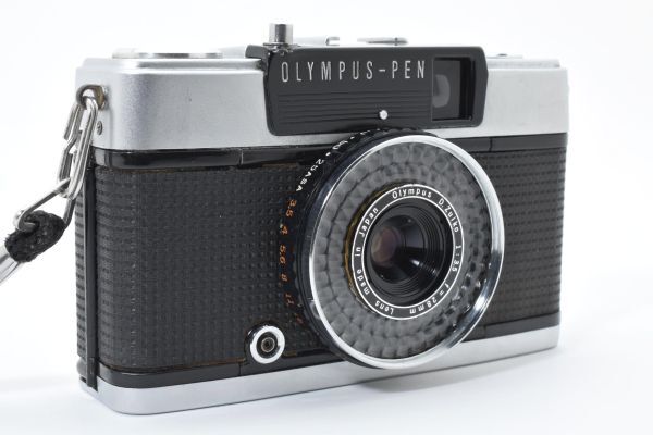 Olympus PEN EE-3 with D.Zuiko 28mm f/3.5