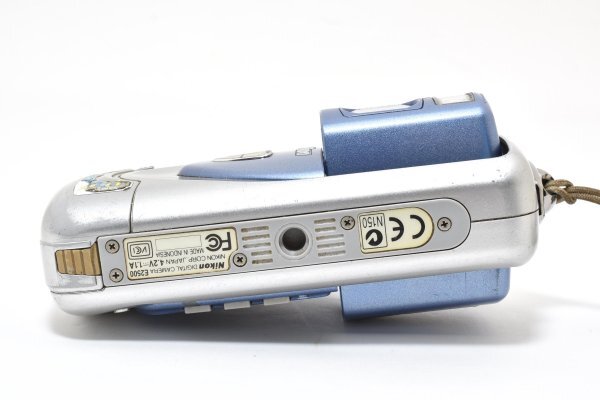 Nikon COOLPIX 2500