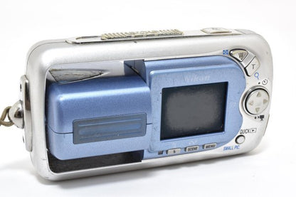 Nikon COOLPIX 2500