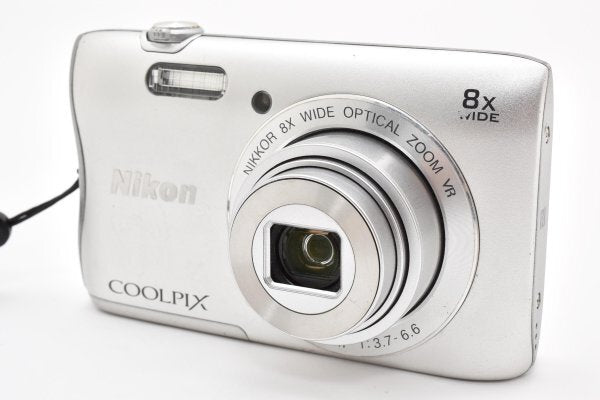 Nikon COOLPIX S3700 Silver