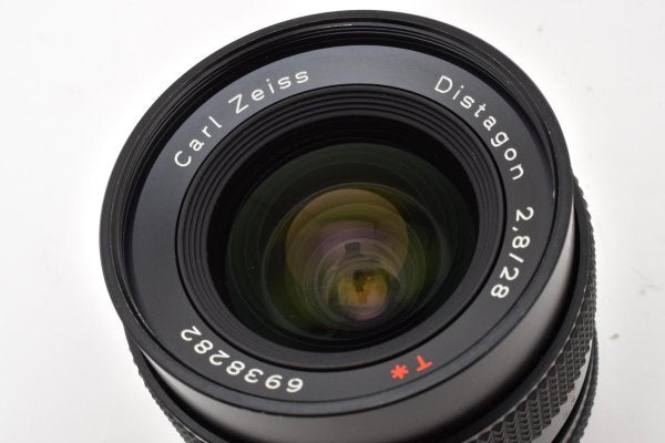Contax Carl Zeiss Distagon F2.8 28mm