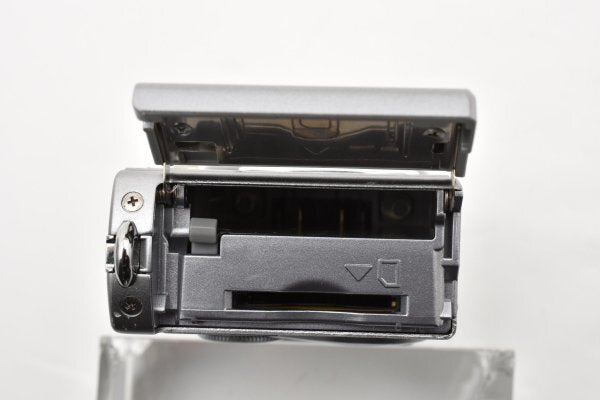Panasonic LUMIX DMC-FX5 - Filem.sg